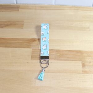 Dental wristlet